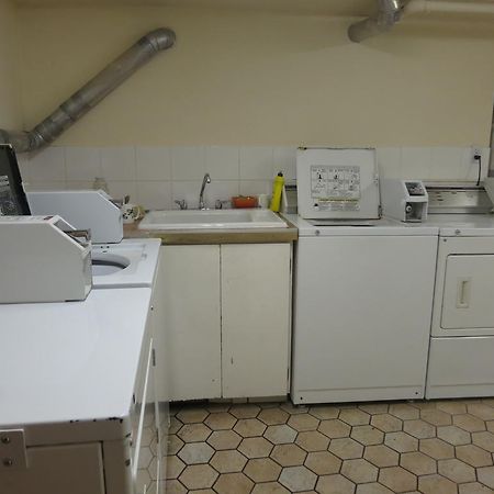Tropicana Suite Hotel Vancouver Kültér fotó