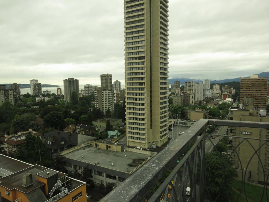 Tropicana Suite Hotel Vancouver Szoba fotó