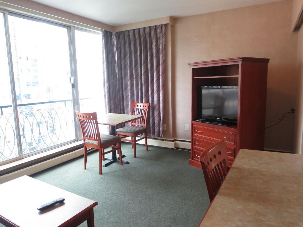 Tropicana Suite Hotel Vancouver Szoba fotó